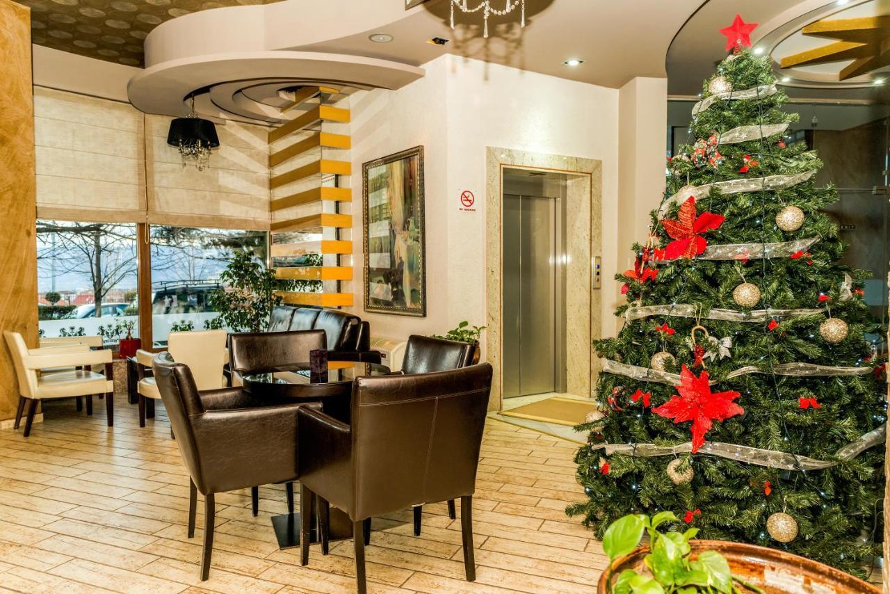 Hotel George Korce Esterno foto