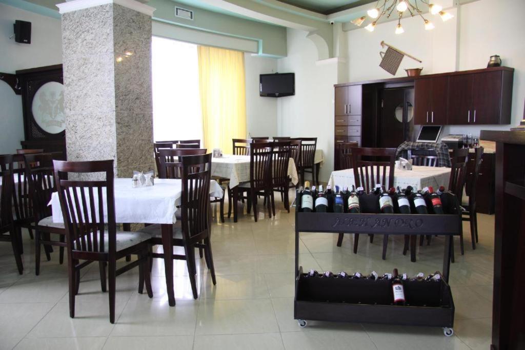 Hotel George Korce Esterno foto