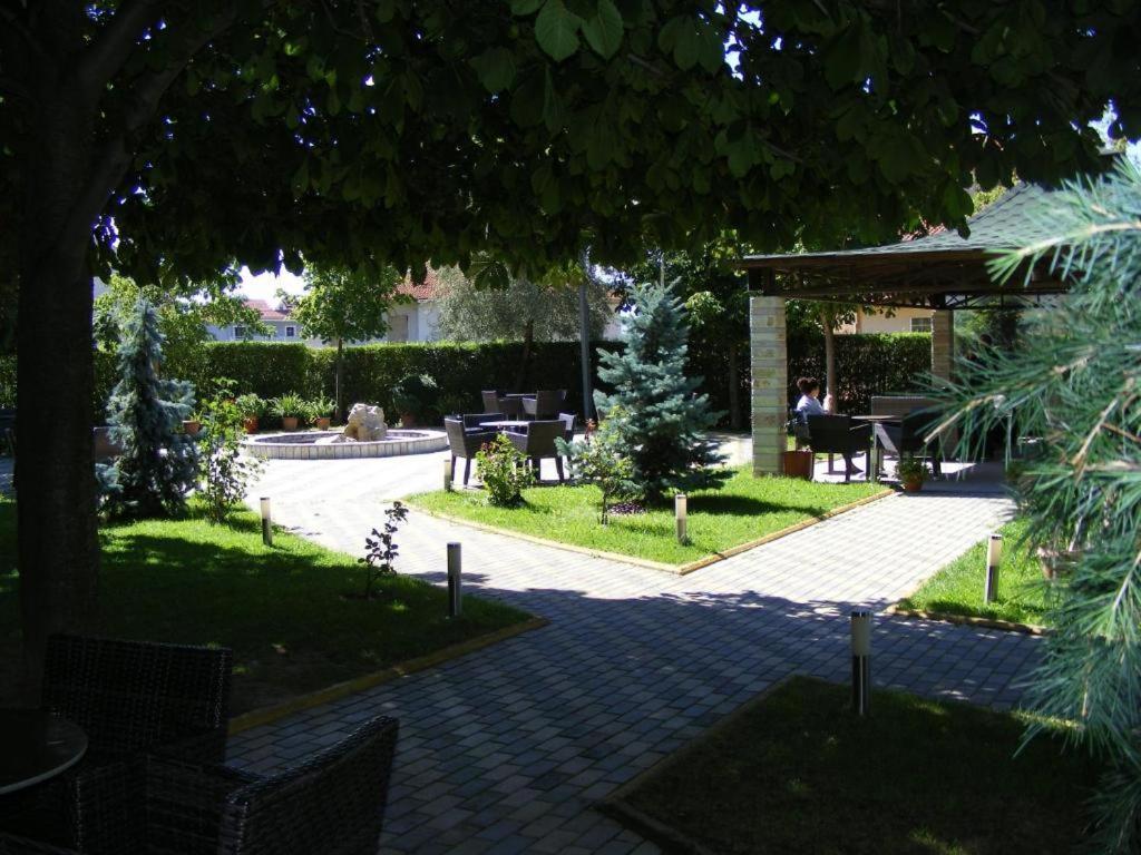 Hotel George Korce Esterno foto