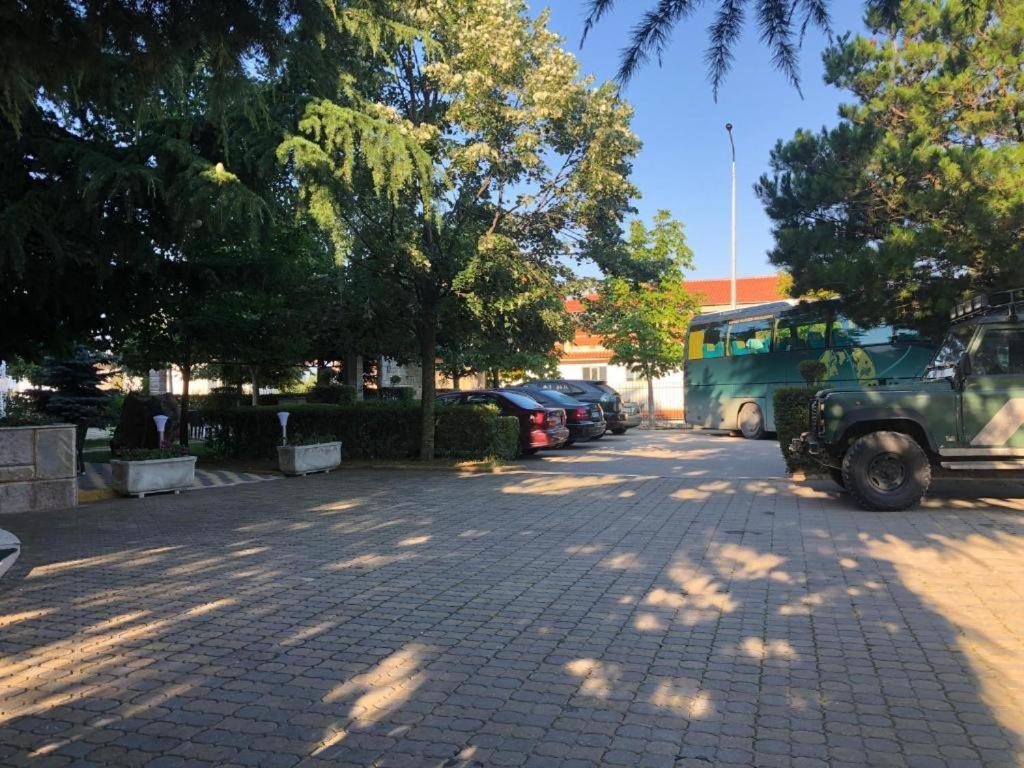 Hotel George Korce Esterno foto