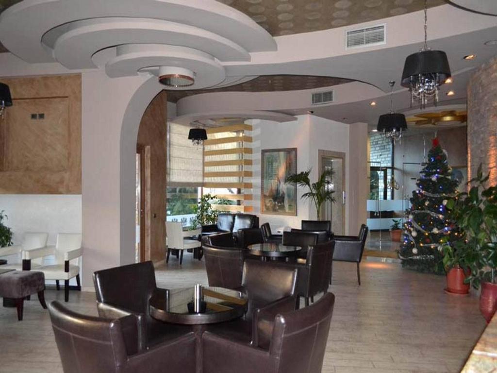 Hotel George Korce Esterno foto