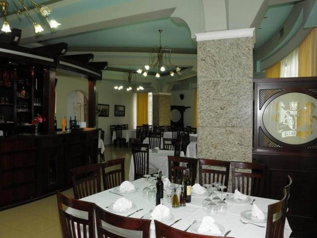 Hotel George Korce Esterno foto