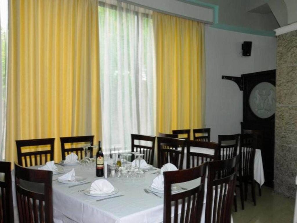Hotel George Korce Esterno foto