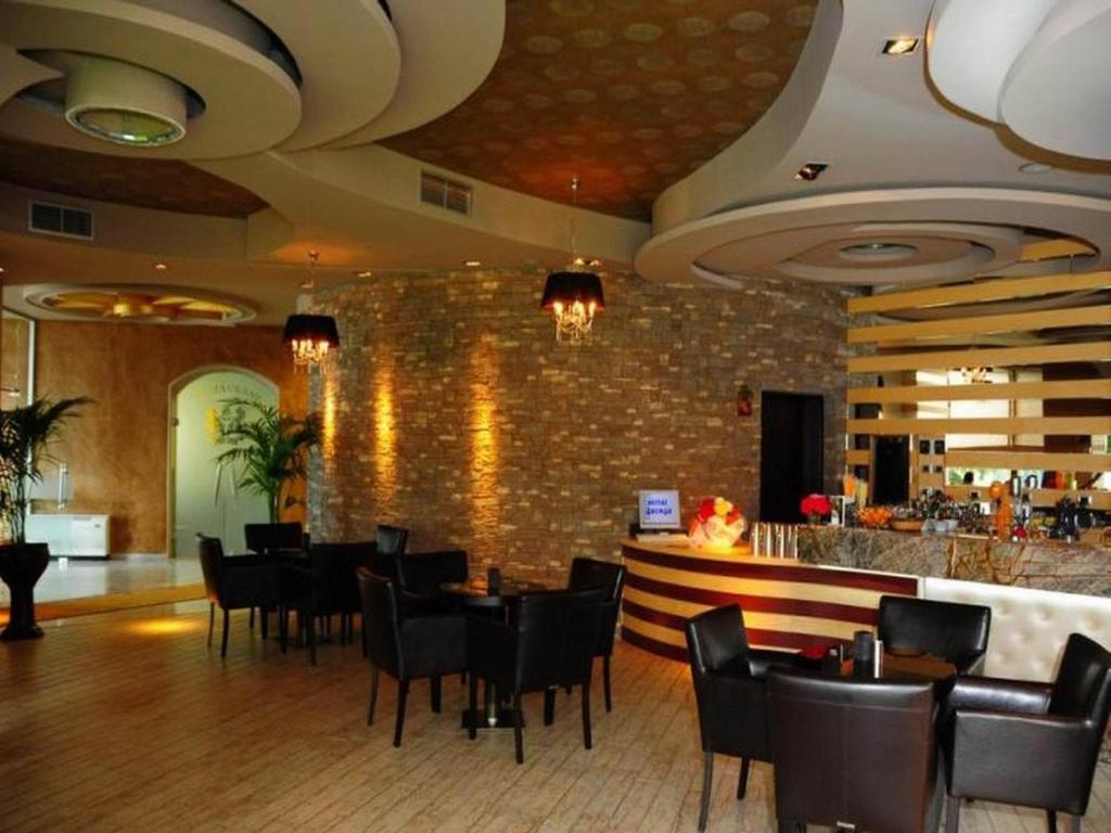 Hotel George Korce Esterno foto